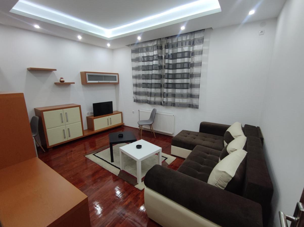 Nis Apartment Extérieur photo