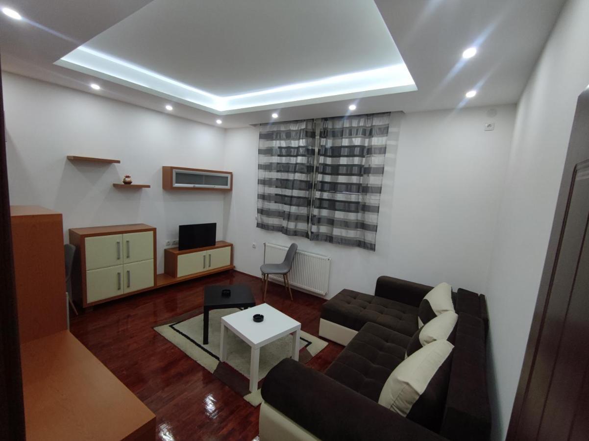 Nis Apartment Extérieur photo